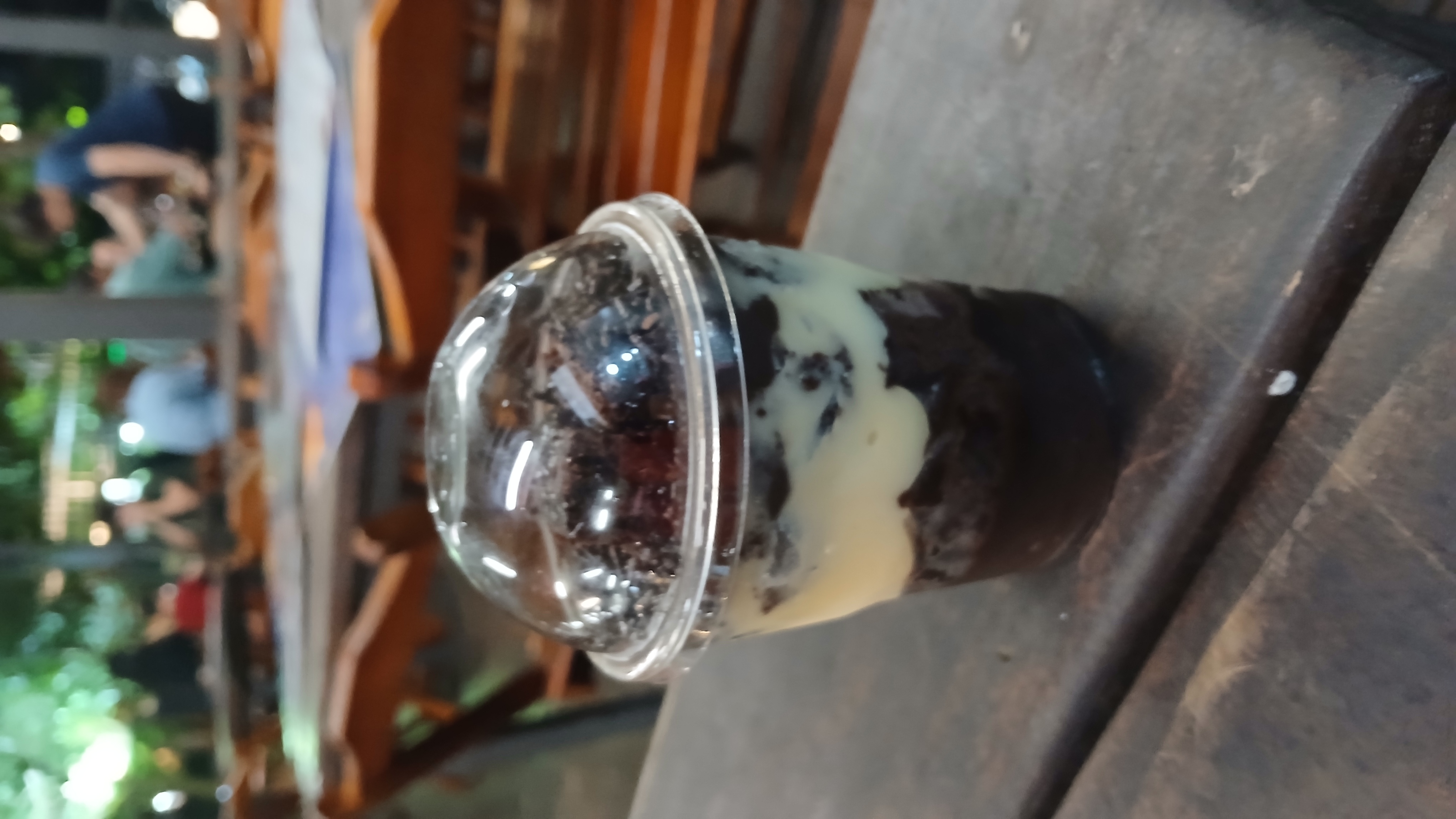 COPO DA FELICIDADE DE BROWNIE, CREME DE NINHO E BRIGADEIRO.